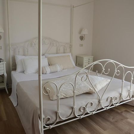 Hotel Monique Червия Екстериор снимка
