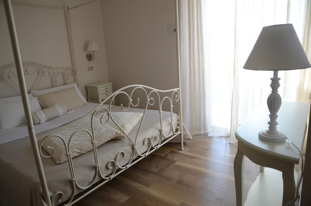 Hotel Monique Червия Екстериор снимка