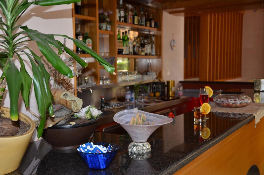 Hotel Monique Червия Екстериор снимка