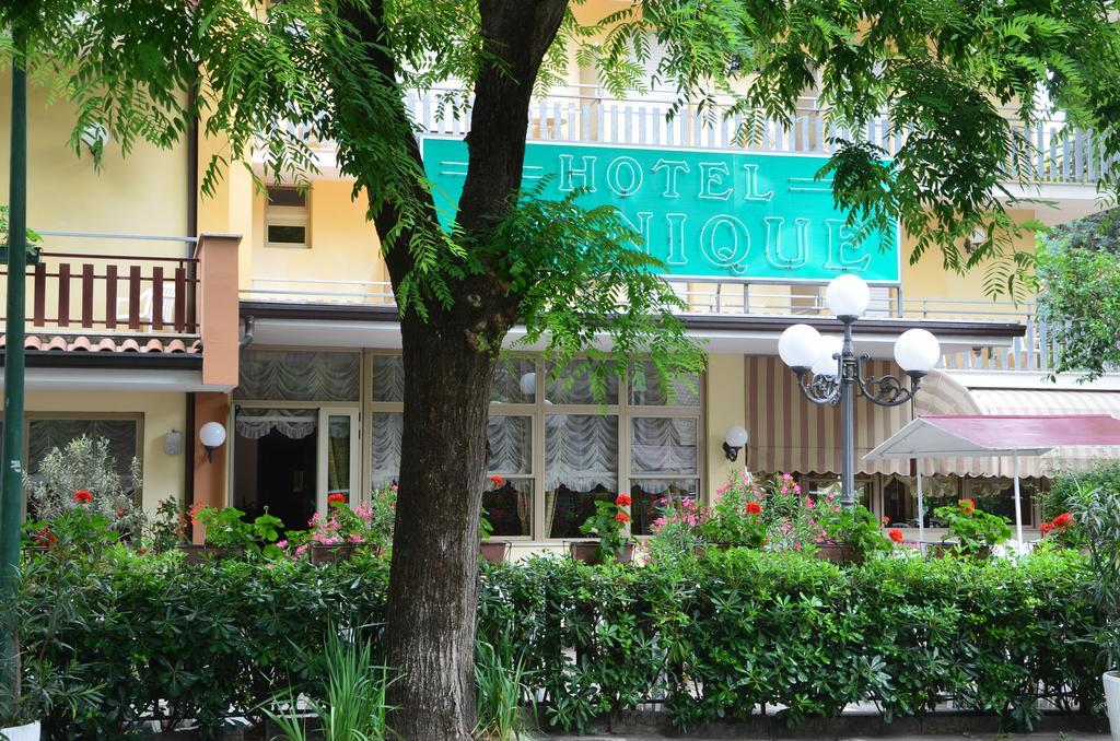 Hotel Monique Червия Екстериор снимка