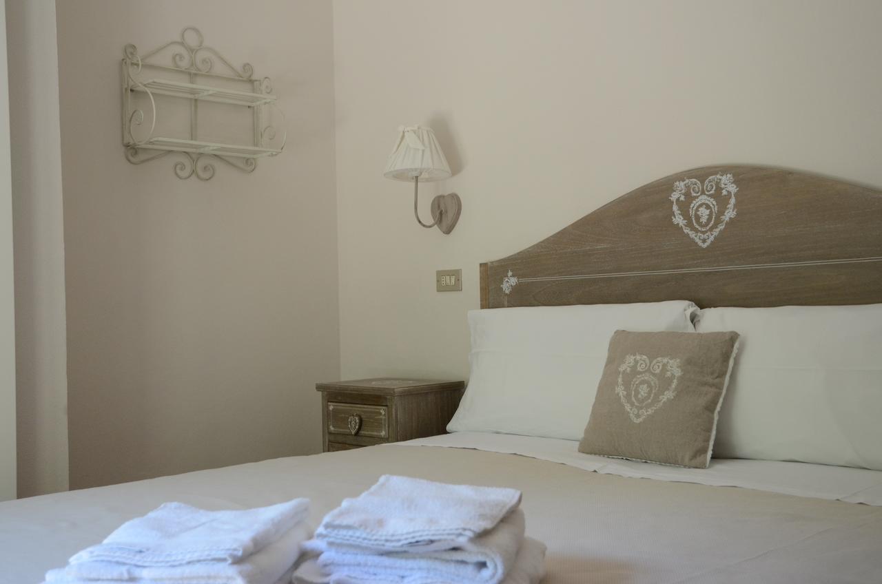 Hotel Monique Червия Екстериор снимка